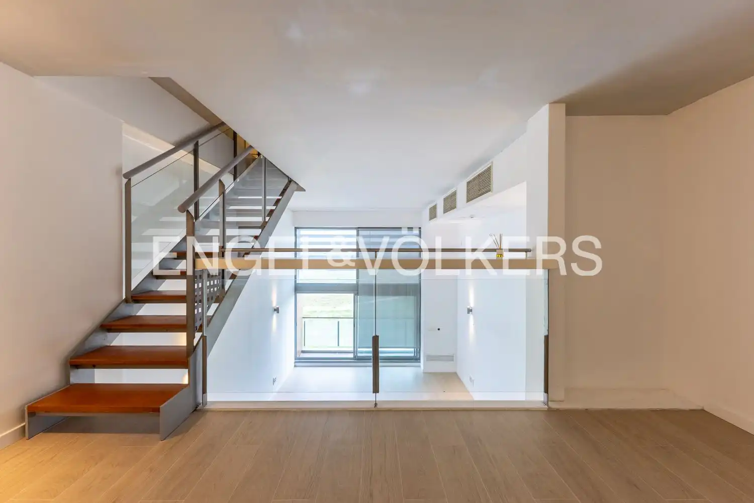 Piso de alquiler en Xirivella con Aire acondicionado, Calefacción y Jardín privado