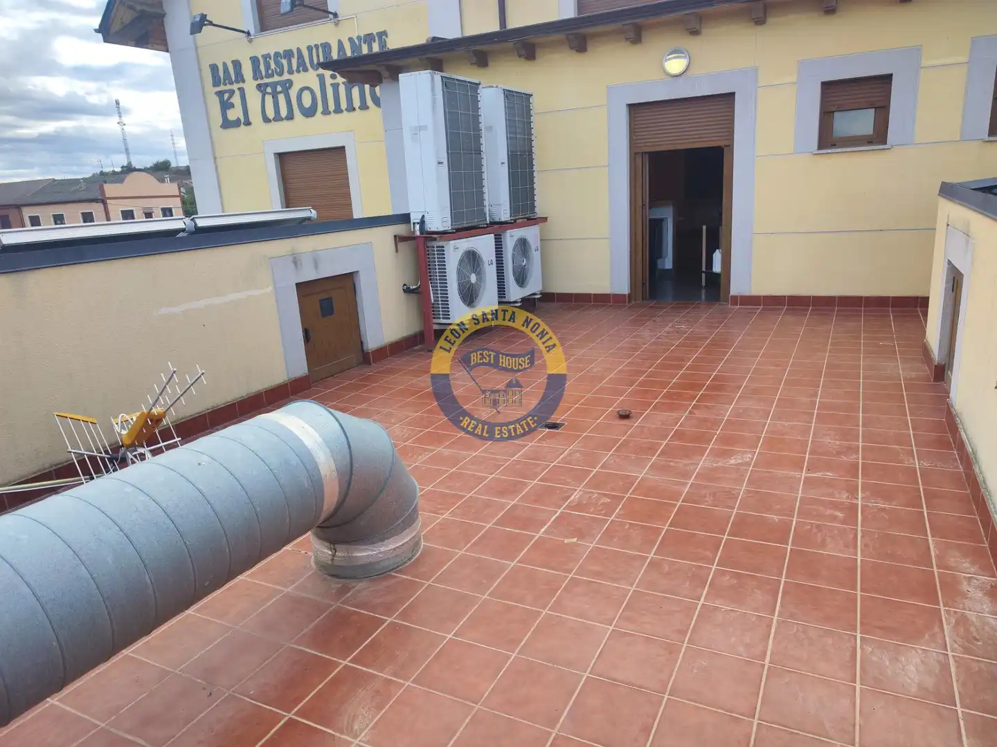 Local en venta en Villamañán
