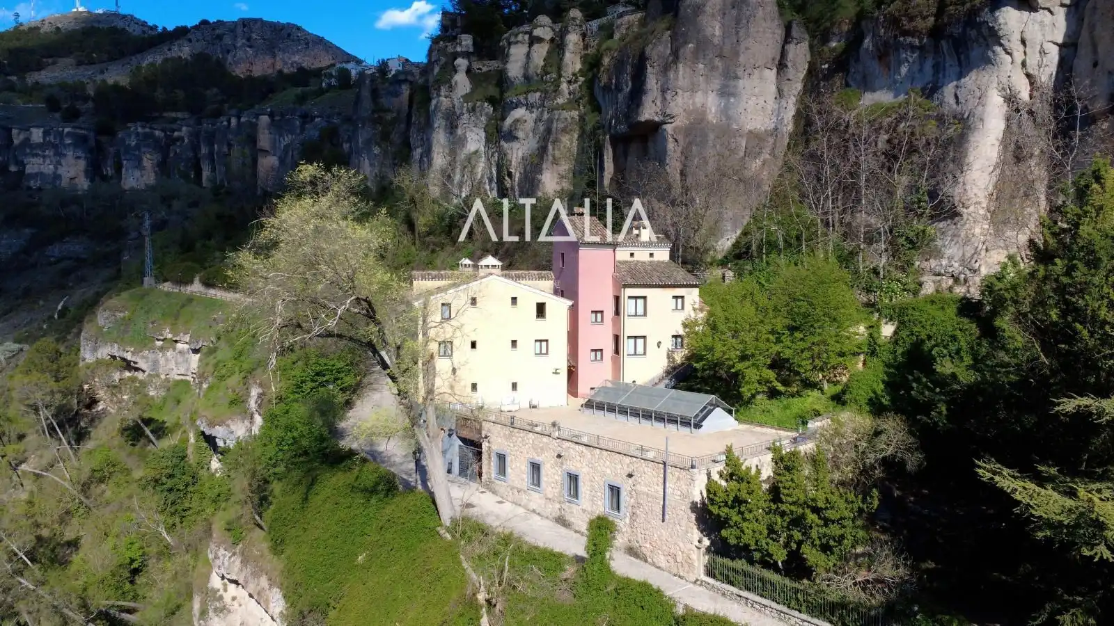 Exterior view of Buildings for sale in Cuenca