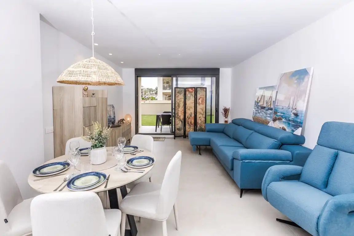 Sala de estar de Apartamento de alquiler en Dénia con Aire acondicionado, Jardín privado y Terraza