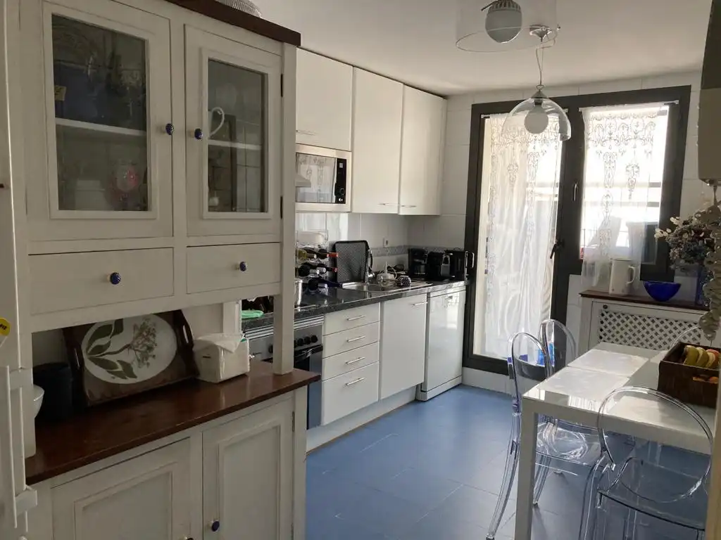Kitchen of Flat for rent in Madrid  with Air Conditioner, Heating and Parquet flooring
