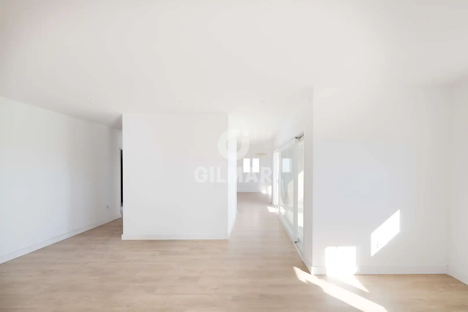 Te presentamos este exclusivo piso en la vibrante zona de Torremolinos, en la provincia de Málaga. Con una superficie construida d, imatge 5