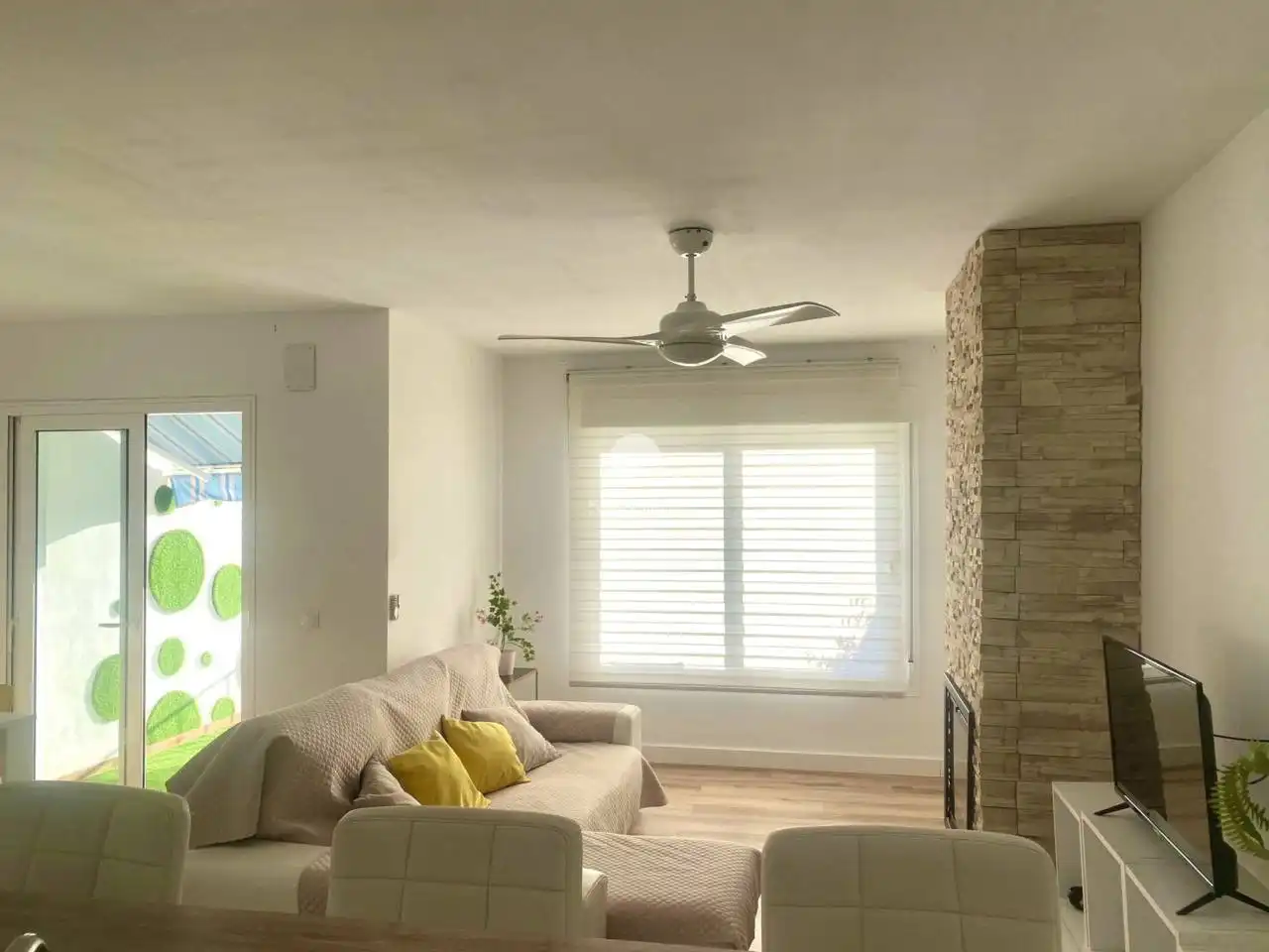 Wohnzimmer von Einfamilien-Reihenhaus zur Miete in Vélez-Málaga mit Klimaanlage, Terrasse und Möbliert