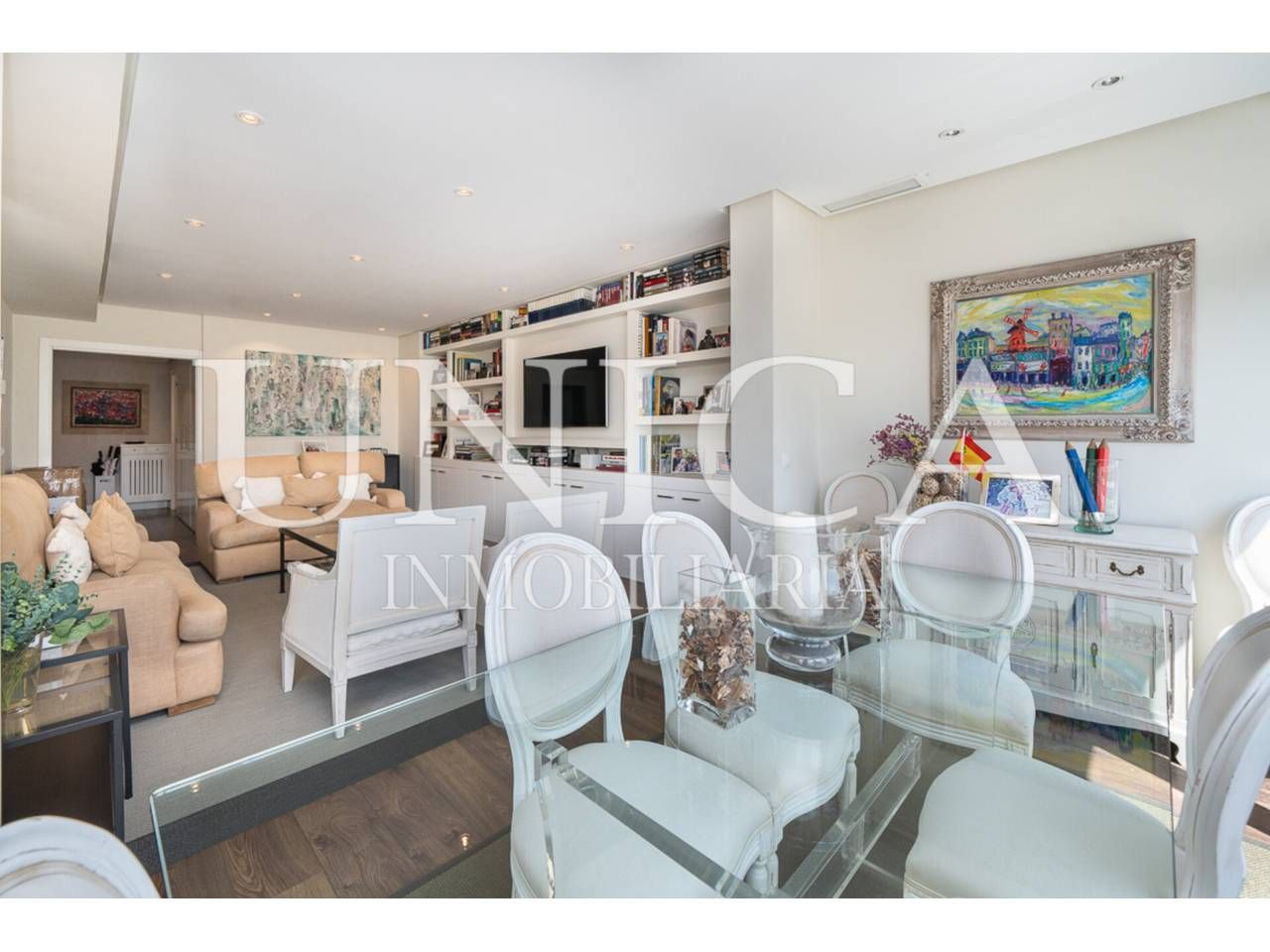 Living room of Flat for sale in  Madrid Capital  with Air Conditioner, Heating and Parquet flooring
