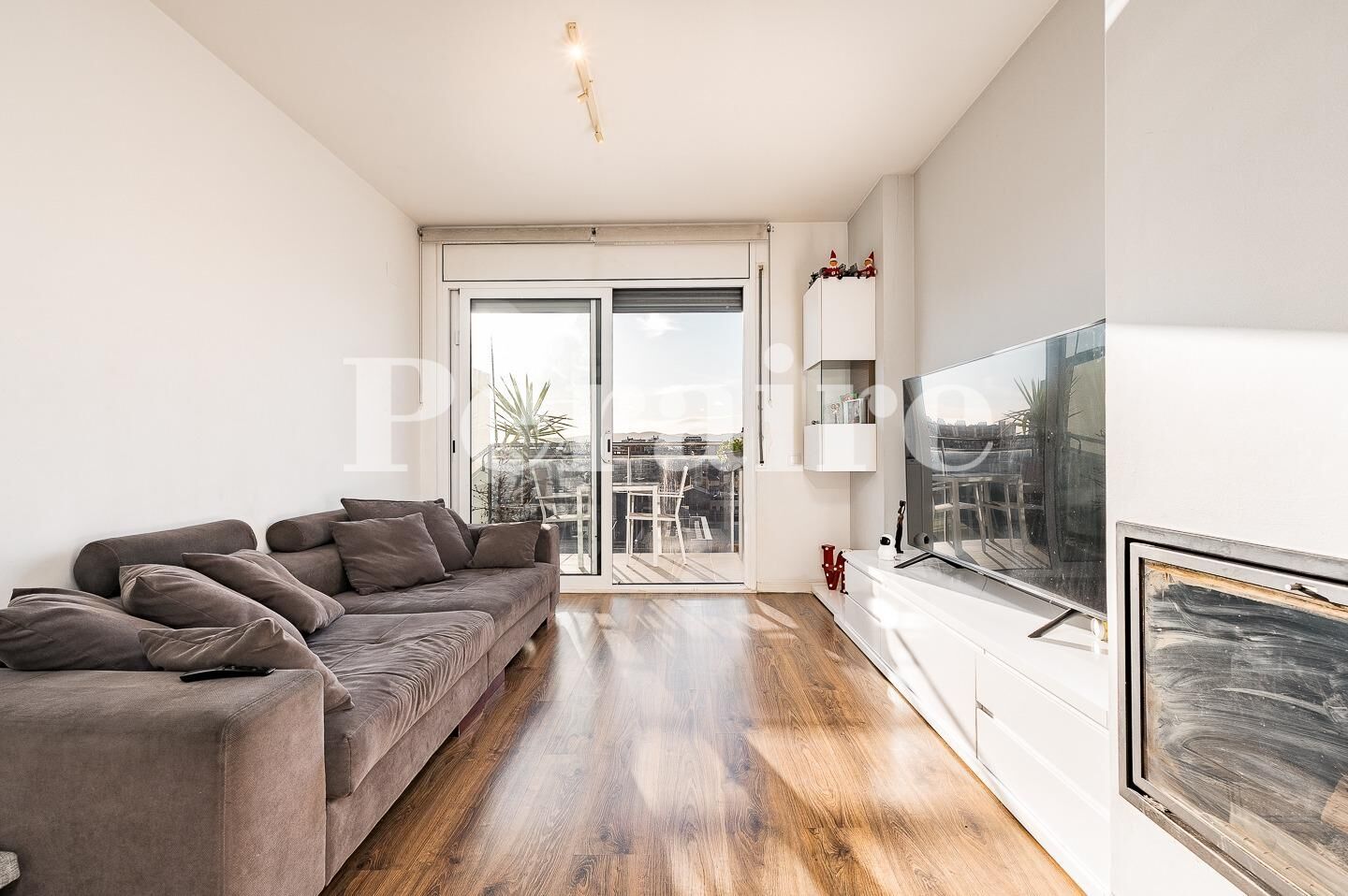 Sala de estar de Ático en venta en L'Hospitalet de Llobregat con Aire acondicionado, Terraza y Balcón