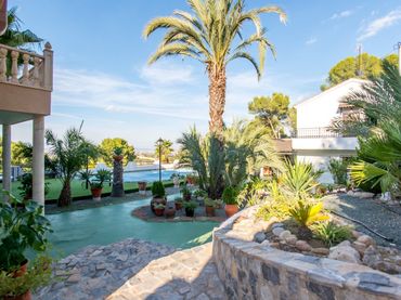 Detached house with pool for sale in Camino MADRE ESPERANZA 81