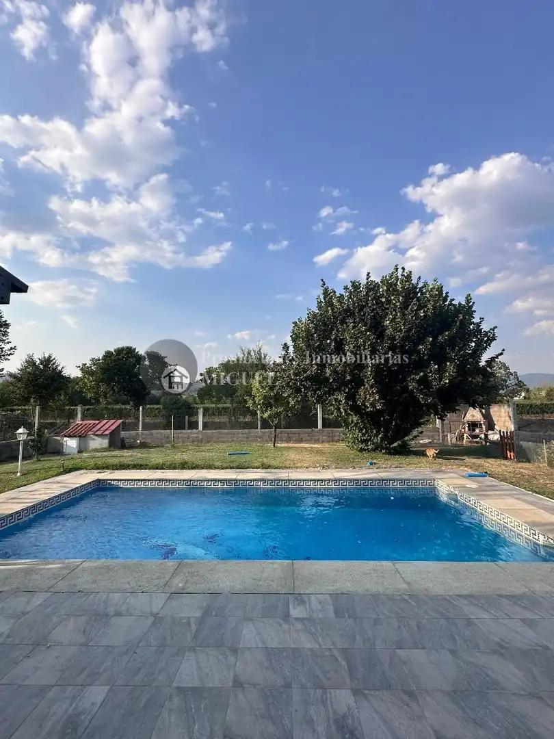 Xalet amb terrassa en venda a Verín