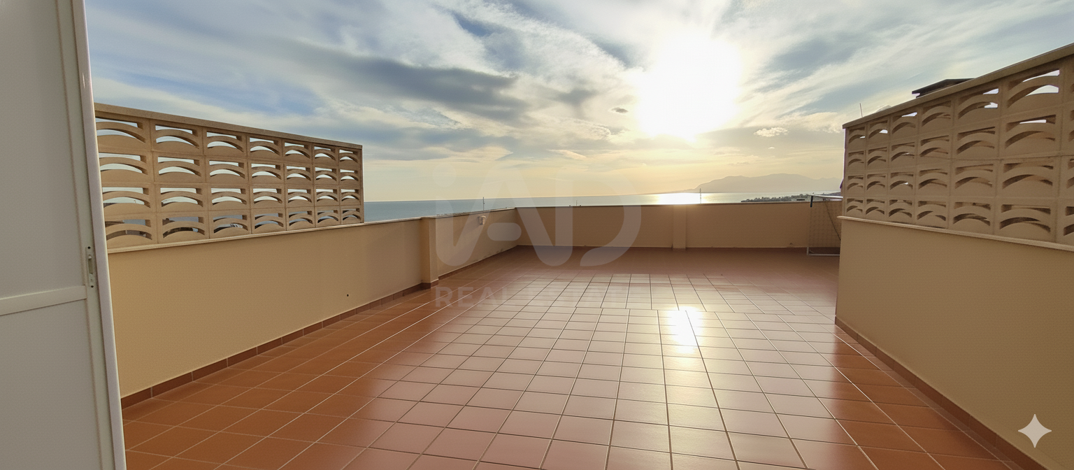 Terrassa de Pis en venda en Rincón de la Victoria amb Aire condicionat, Calefacció i Terrassa