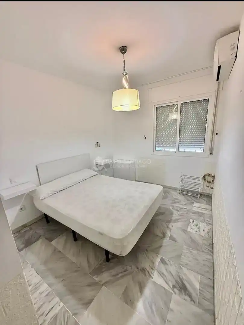 Dormitori de Pis en venda en Rincón de la Victoria amb Aire condicionat i Piscina