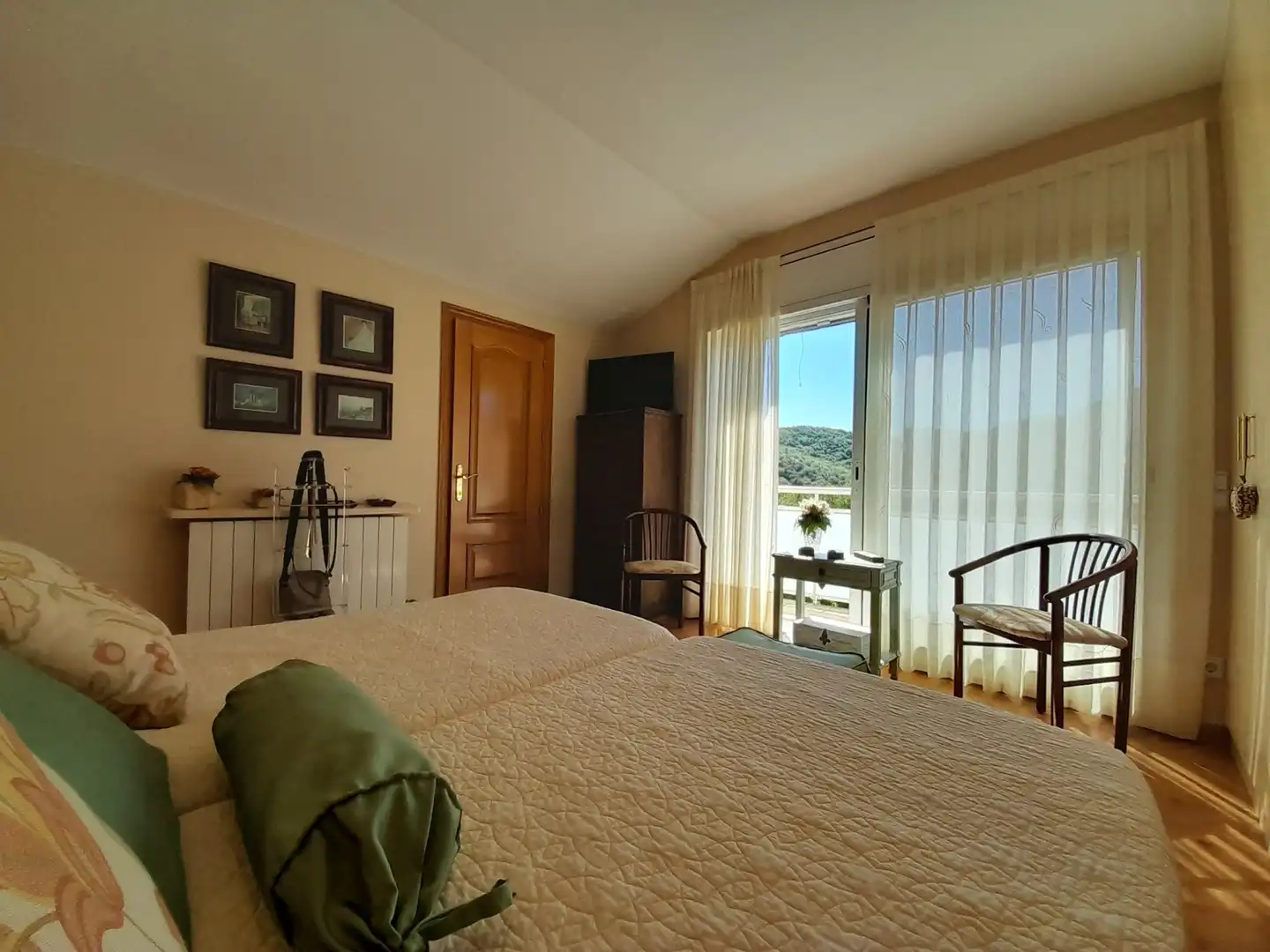 Habitación de Casa adosada en venta en Santa Pau con Aire acondicionado, Calefacción y Terraza