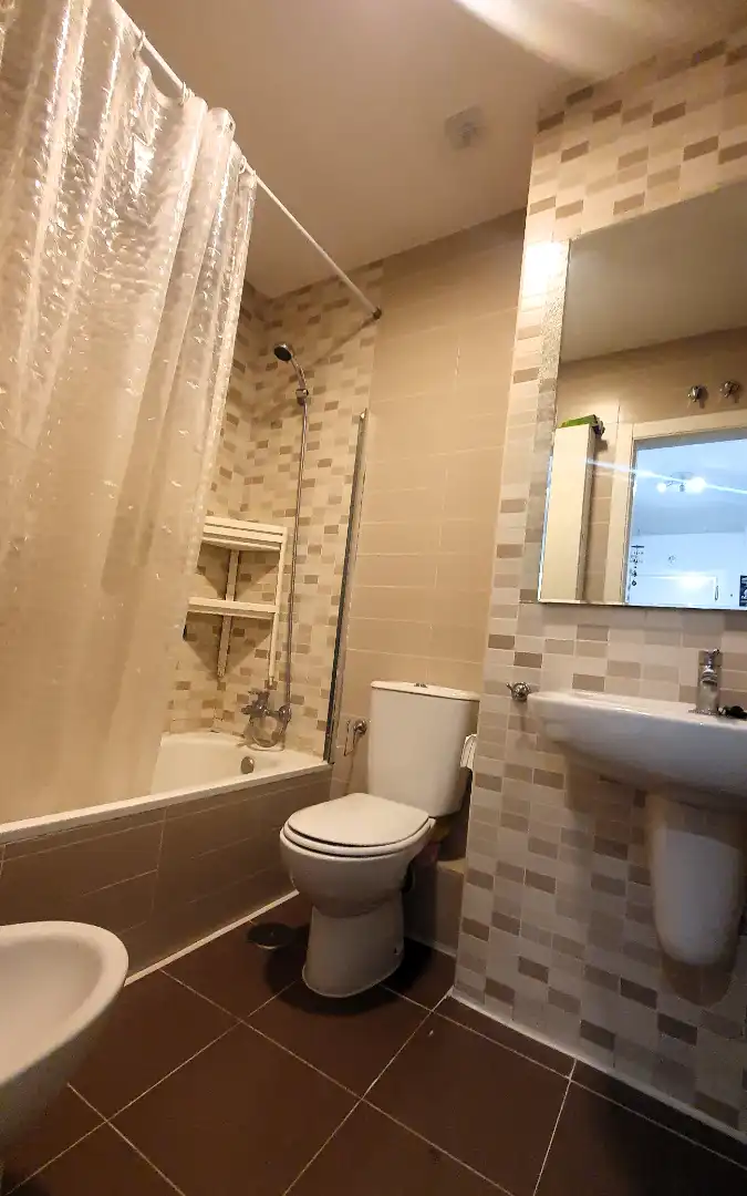 Baño de Piso en venta en Madrid con Aire acondicionado, Calefacción y Jardín privado