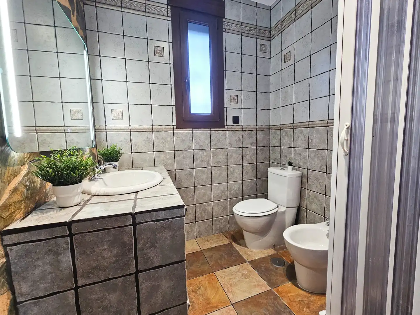Baño de Casa o chalet en venta en La Guardia de Jaén con Aire acondicionado, Calefacción y Jardín privado