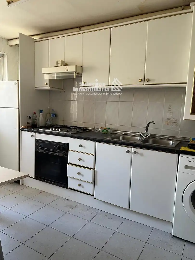 Kitchen of Flat for sale in Salamanca  with Heating, Terrace and Furnished