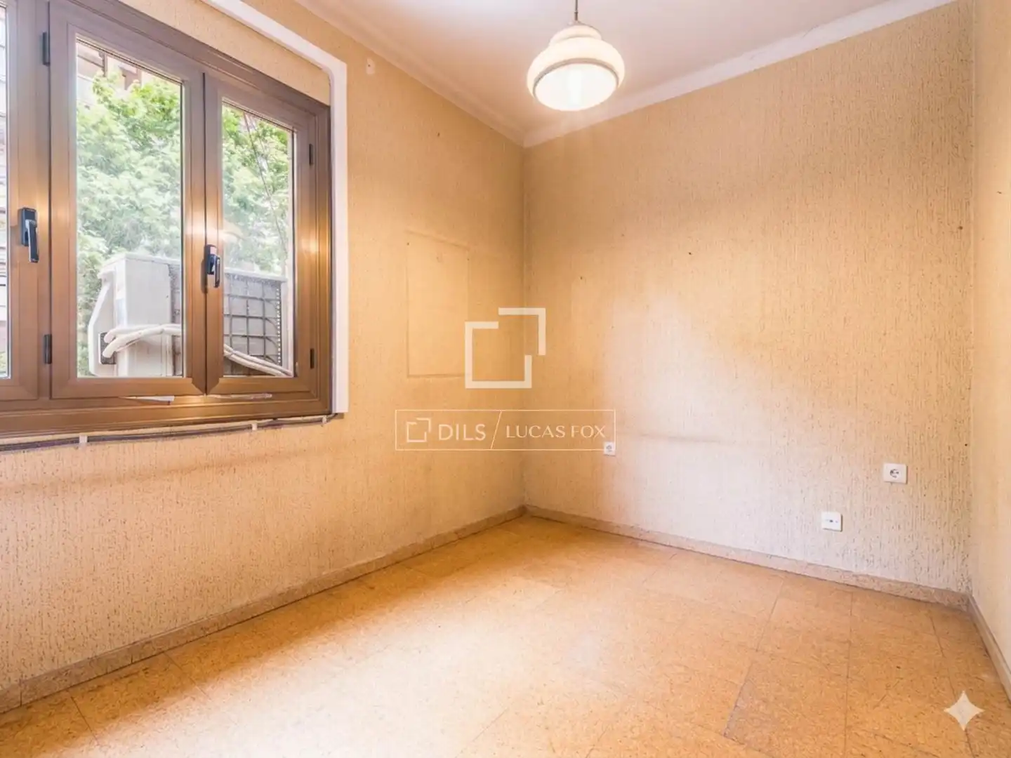 Schlafzimmer von Wohnung zum Verkauf in Barcelona mit Klimaanlage, Privatgarten und Terrasse