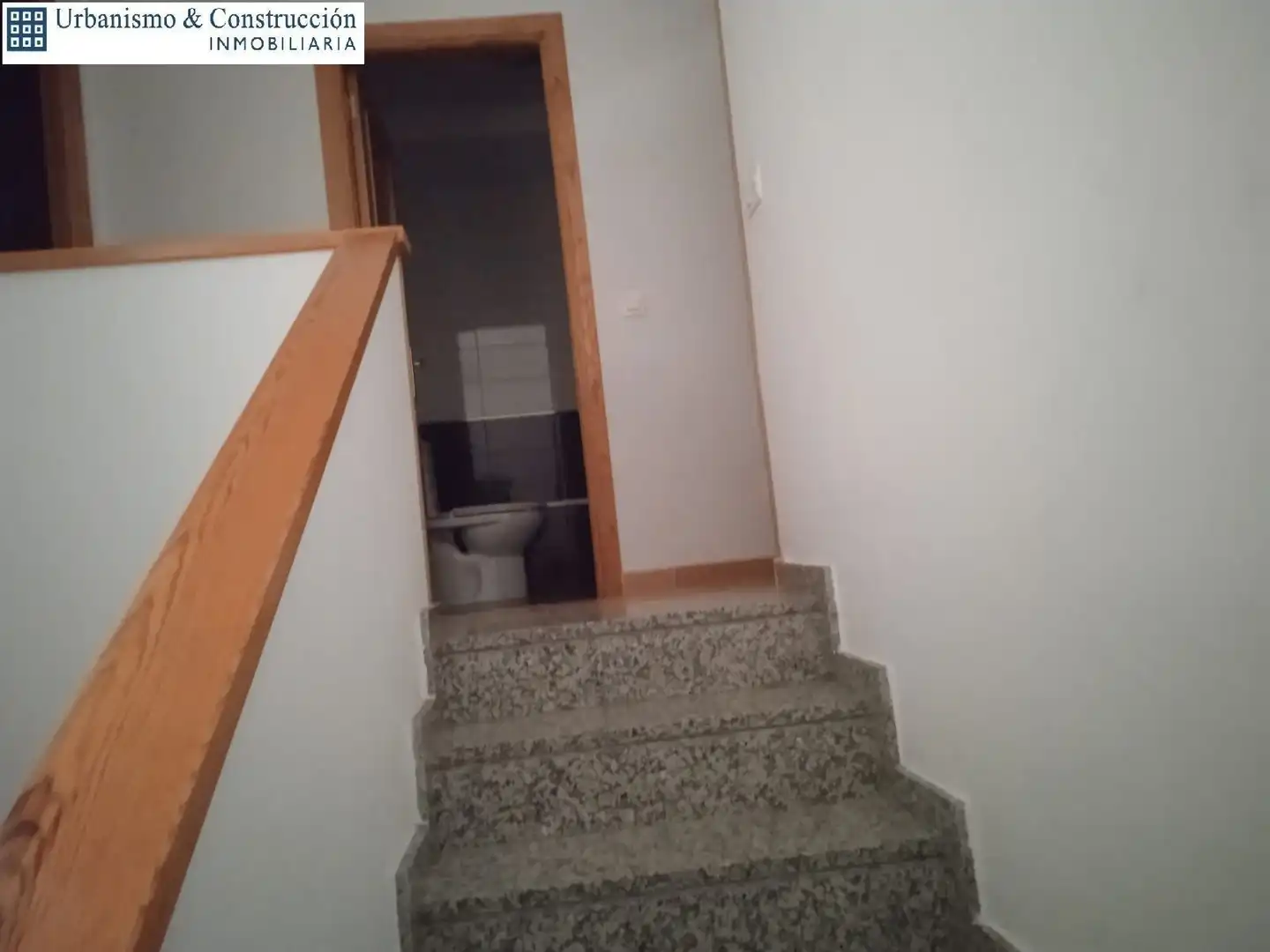 Einfamilien-Reihenhaus zum Verkauf in Piedrabuena mit Klimaanlage, Parkett und Terrasse