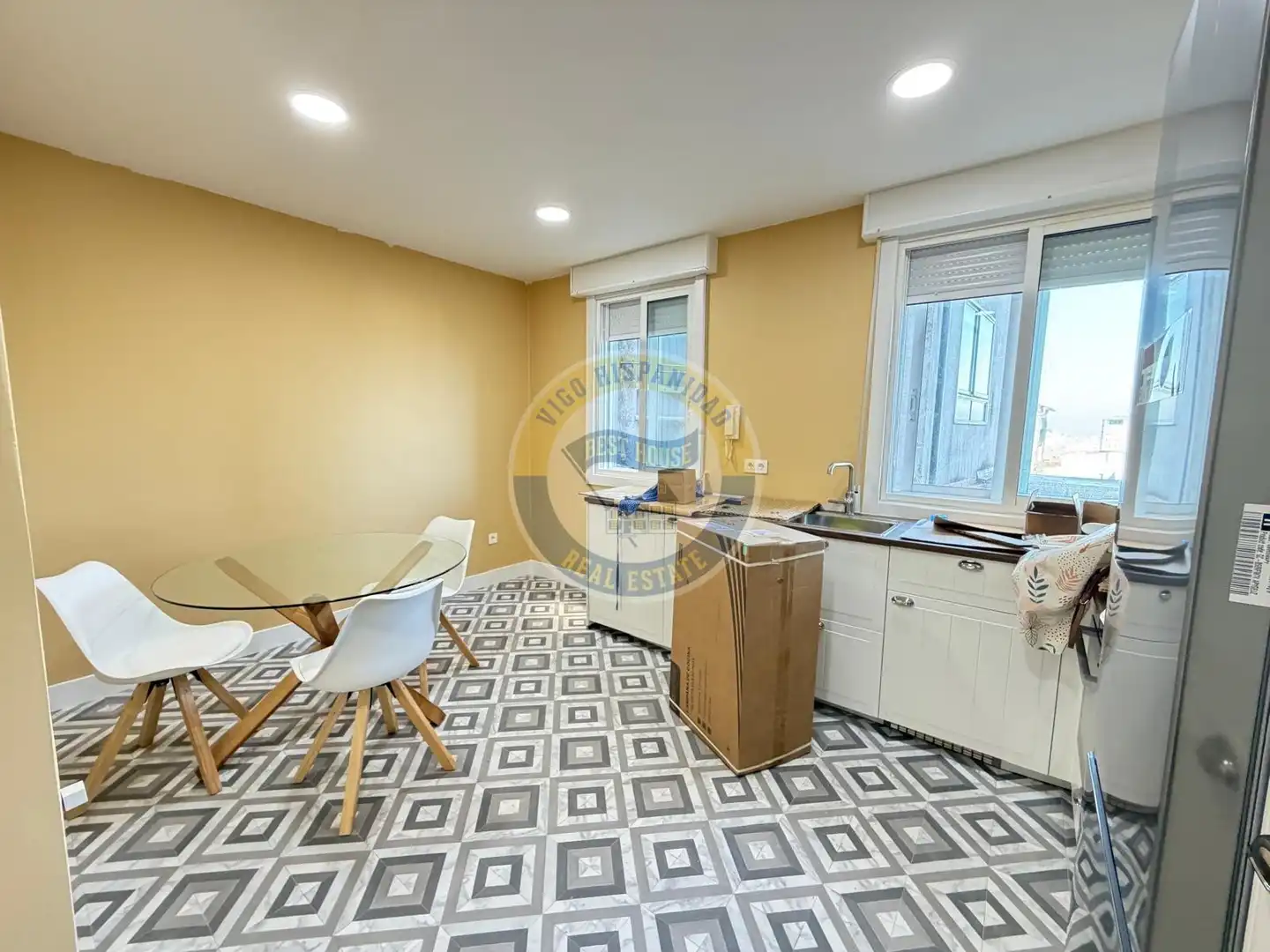 Piso de alquiler en Vigo  con Calefacción, Parquet y Amueblado