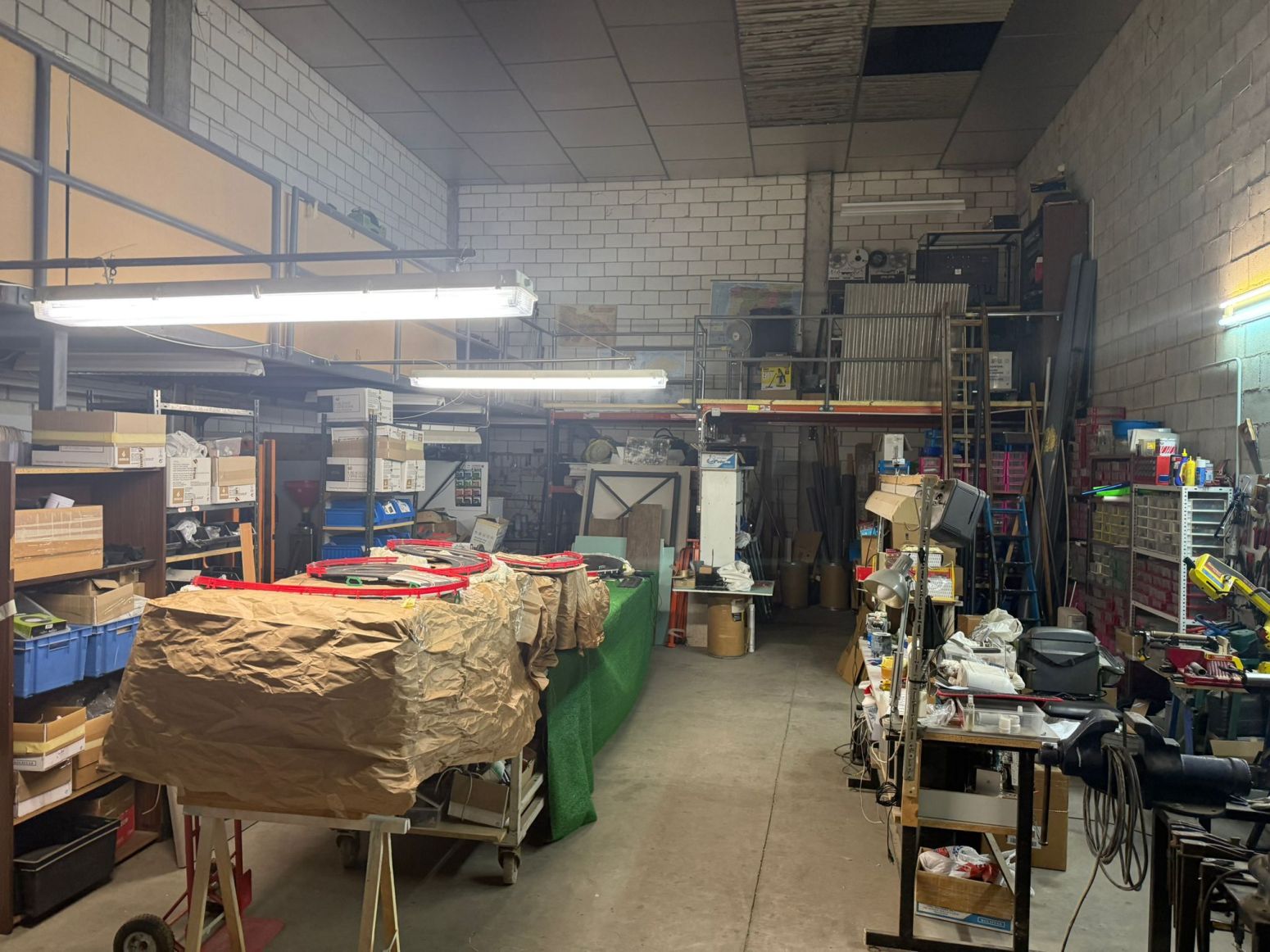 Nau industrial en venda en  Logroño