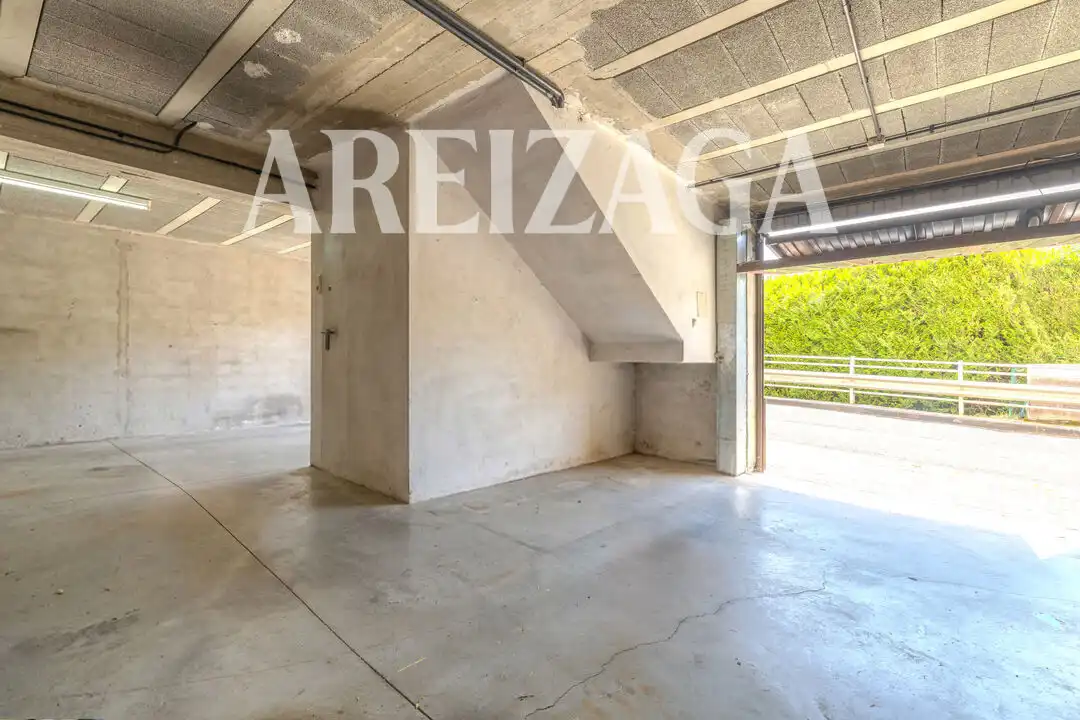 Casa adosada en venda en Donostia - San Sebastián  amb Calefacció, Terrassa i Traster