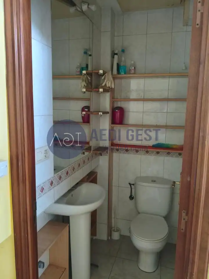 Bathroom of Commercial properties for rent in Nigrán