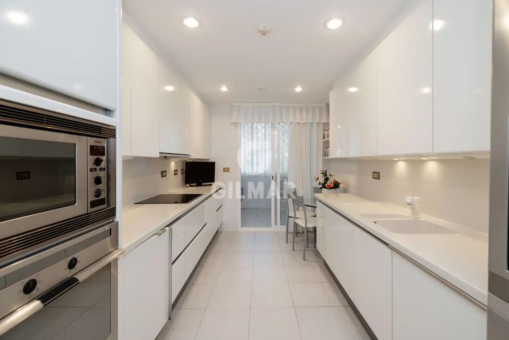 Cocina de Apartamento en venta en Marbella con Calefacción, Jardín privado y Trastero