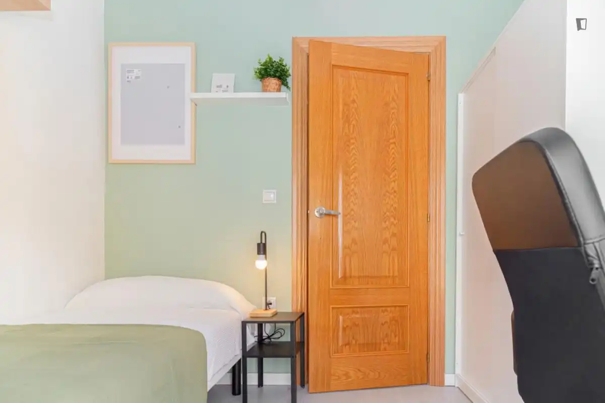 Schlafzimmer von Wohnungen zur untervermieten in  Zaragoza Capital mit Möbliert, Waschmaschine und Mikrowelle