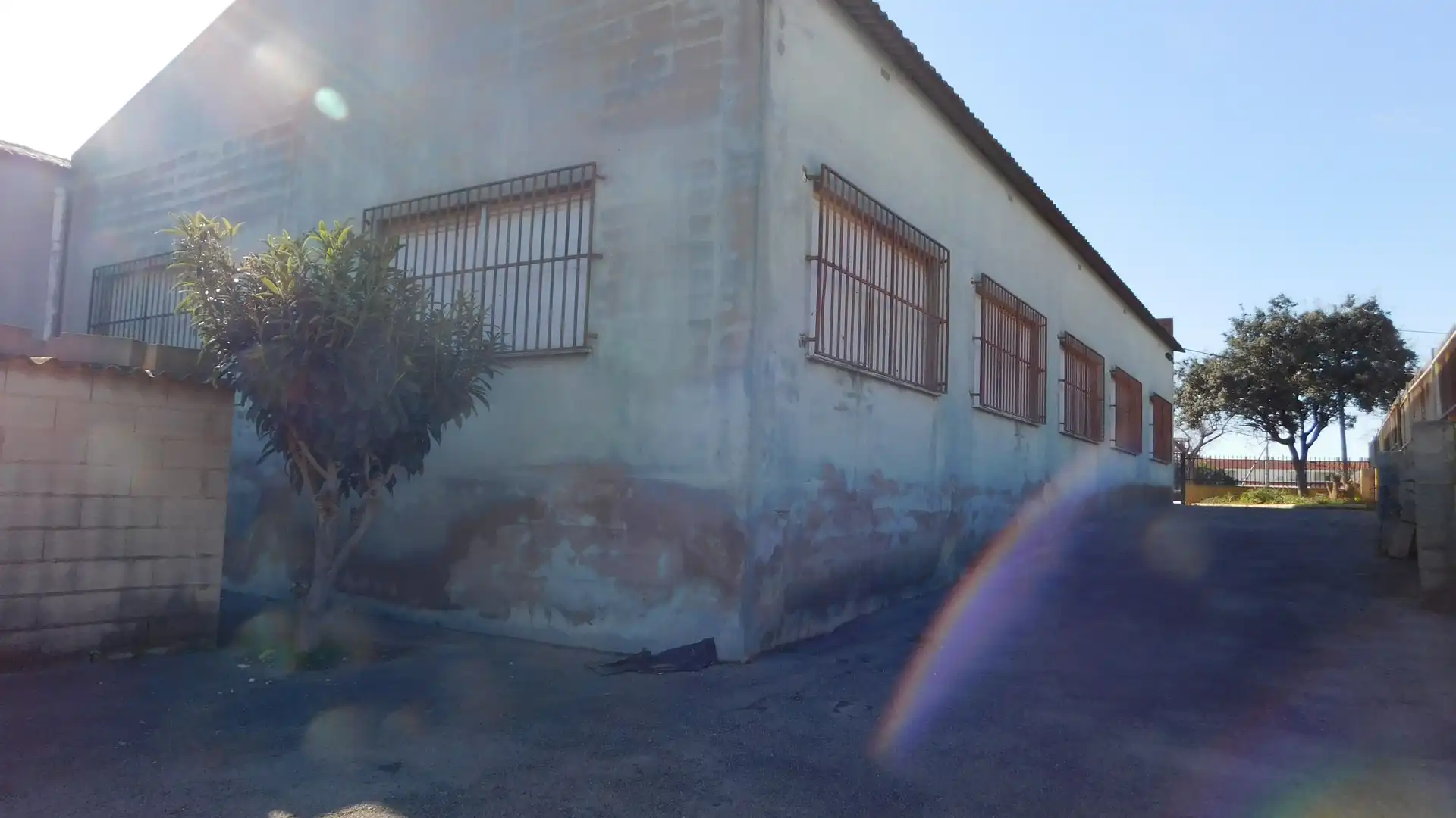 Vista exterior de Local en venda en La Vall d'Uixó amb Aire condicionat