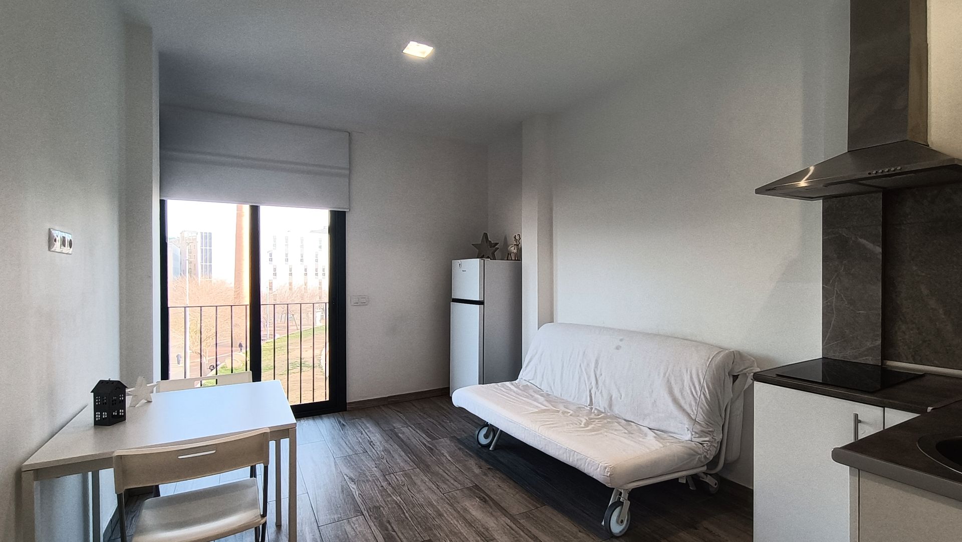 Dormitori de Estudi de lloguer en  Barcelona Capital amb Aire condicionat, Moblat i Rentadora