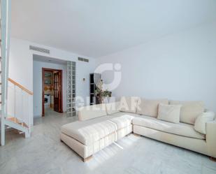 Living room of Flat for sale in  Sevilla Capital