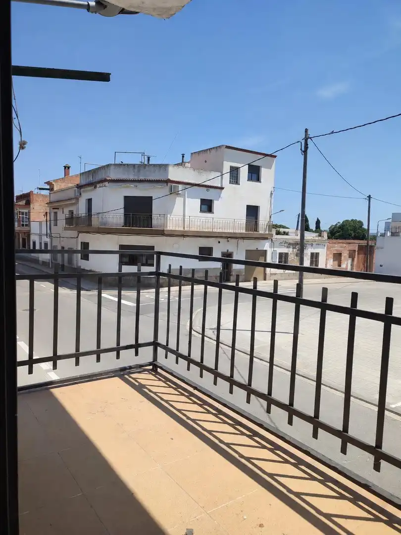 Vista exterior de Piso en venta en Santa Oliva con Calefacción, Balcón y Alarma