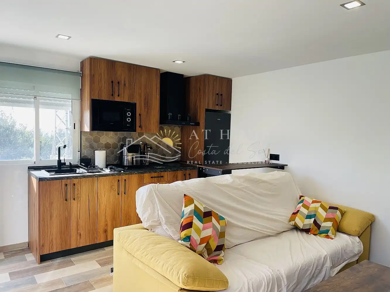 Cocina de Apartamento de alquiler en Nerja con Terraza y Piscina