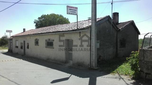 Local comercial en Alquiler en Amoeiro