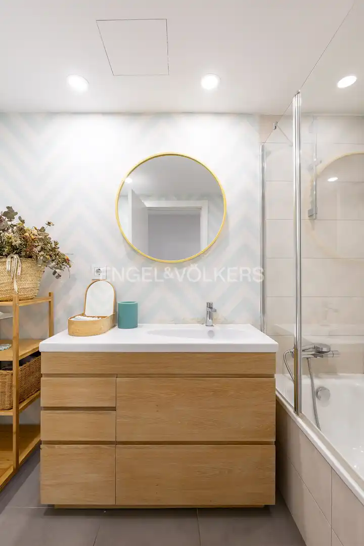 Bathroom of Apartments for sale in Alcobendas  with Air Conditioner, Heating and Private garden