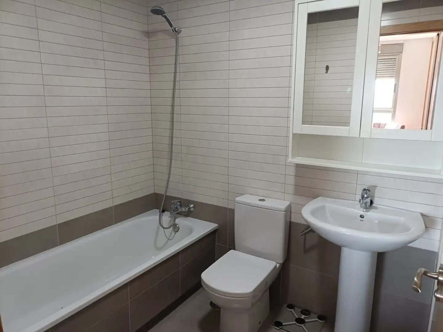 Baño de Piso de alquiler en Murcia con Aire acondicionado, Calefacción y Amueblado
