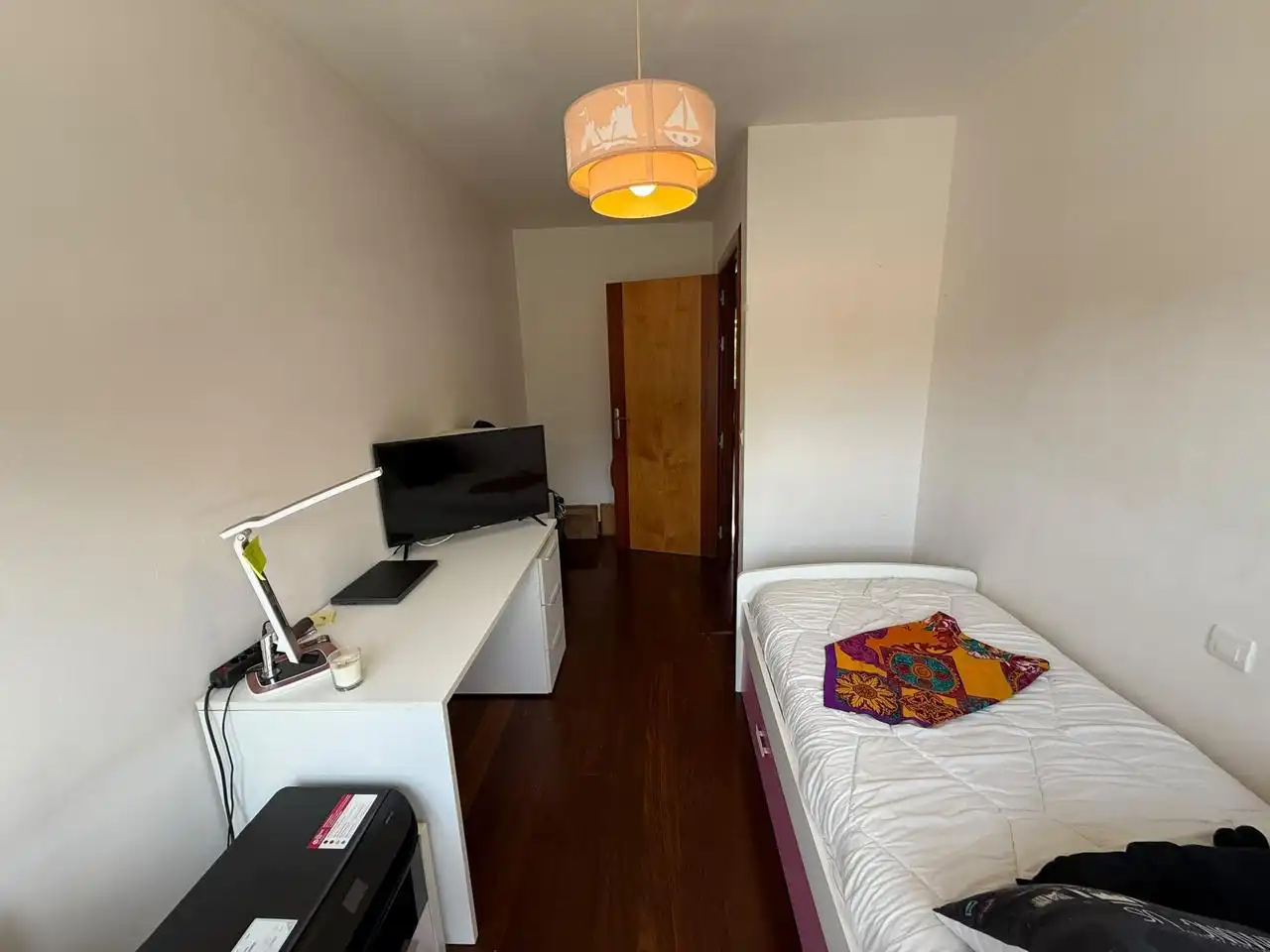 Dormitori de Casa adosada en venda en Castro-Urdiales amb Calefacció, Parquet i Balcó