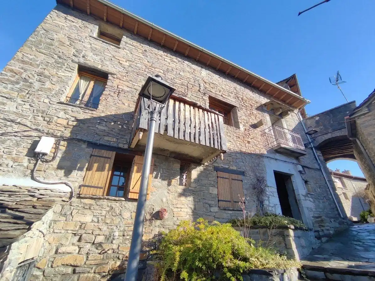 Casa con giardino in vendita a única, imagen 4