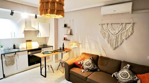 Luminoso estudio con terraza y piscina en Torrevieja, imatge 2