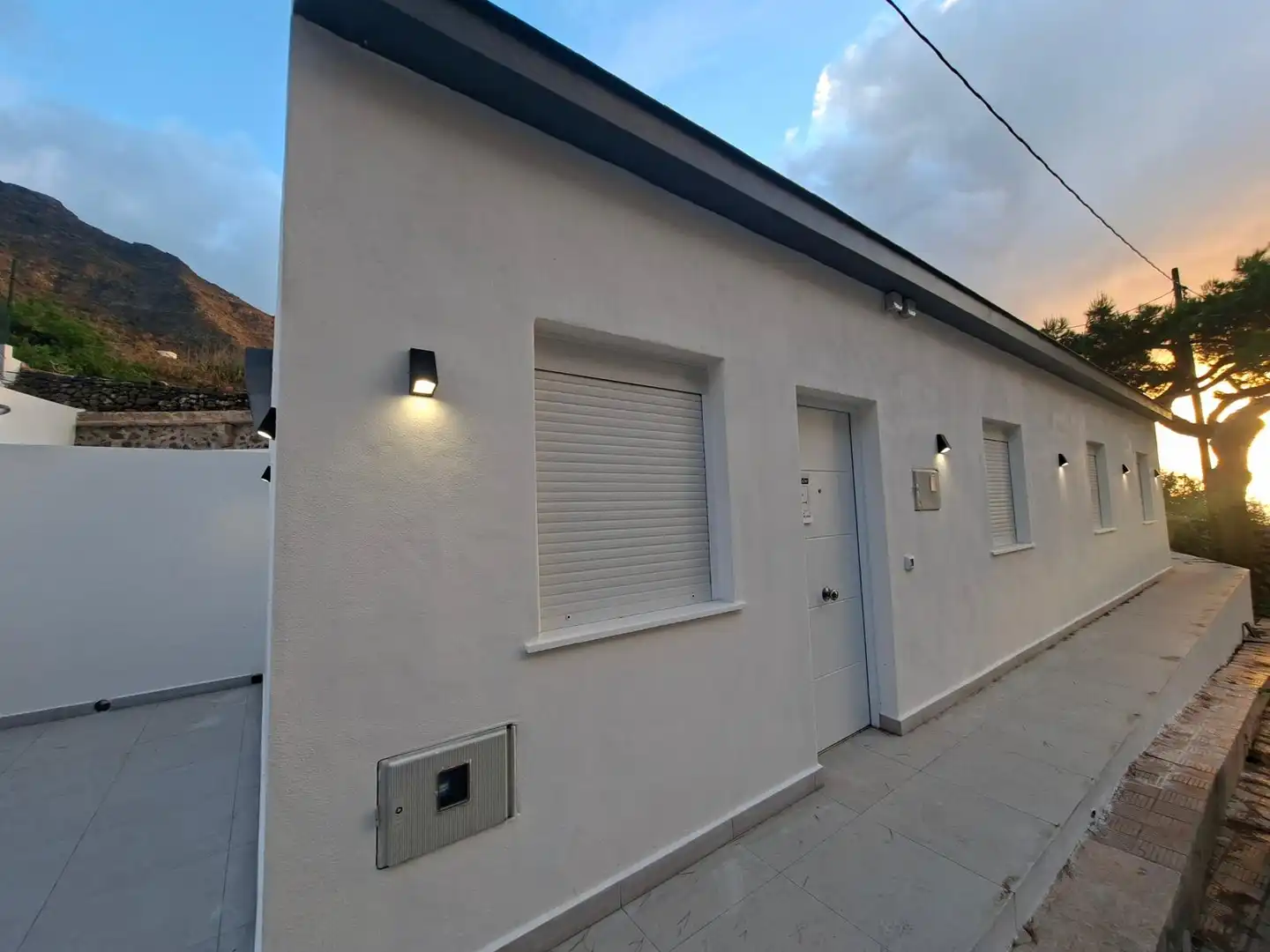 Vista exterior de Casa o xalet en venda en San Cristóbal de la Laguna amb Jardí privat, Parquet i Terrassa