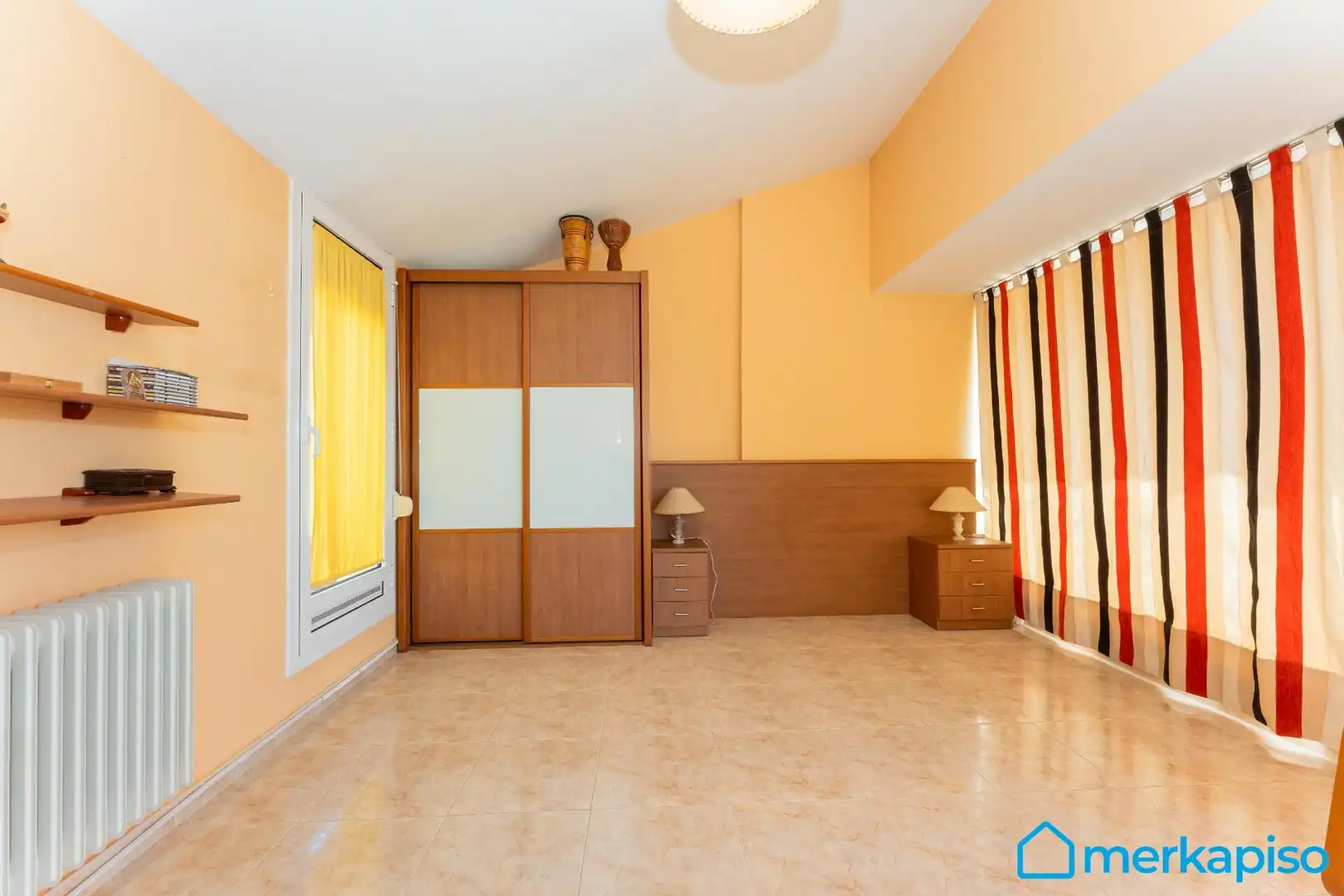 Habitación de Casa adosada en venta en Viladecans con Calefacción, Jardín privado y Terraza
