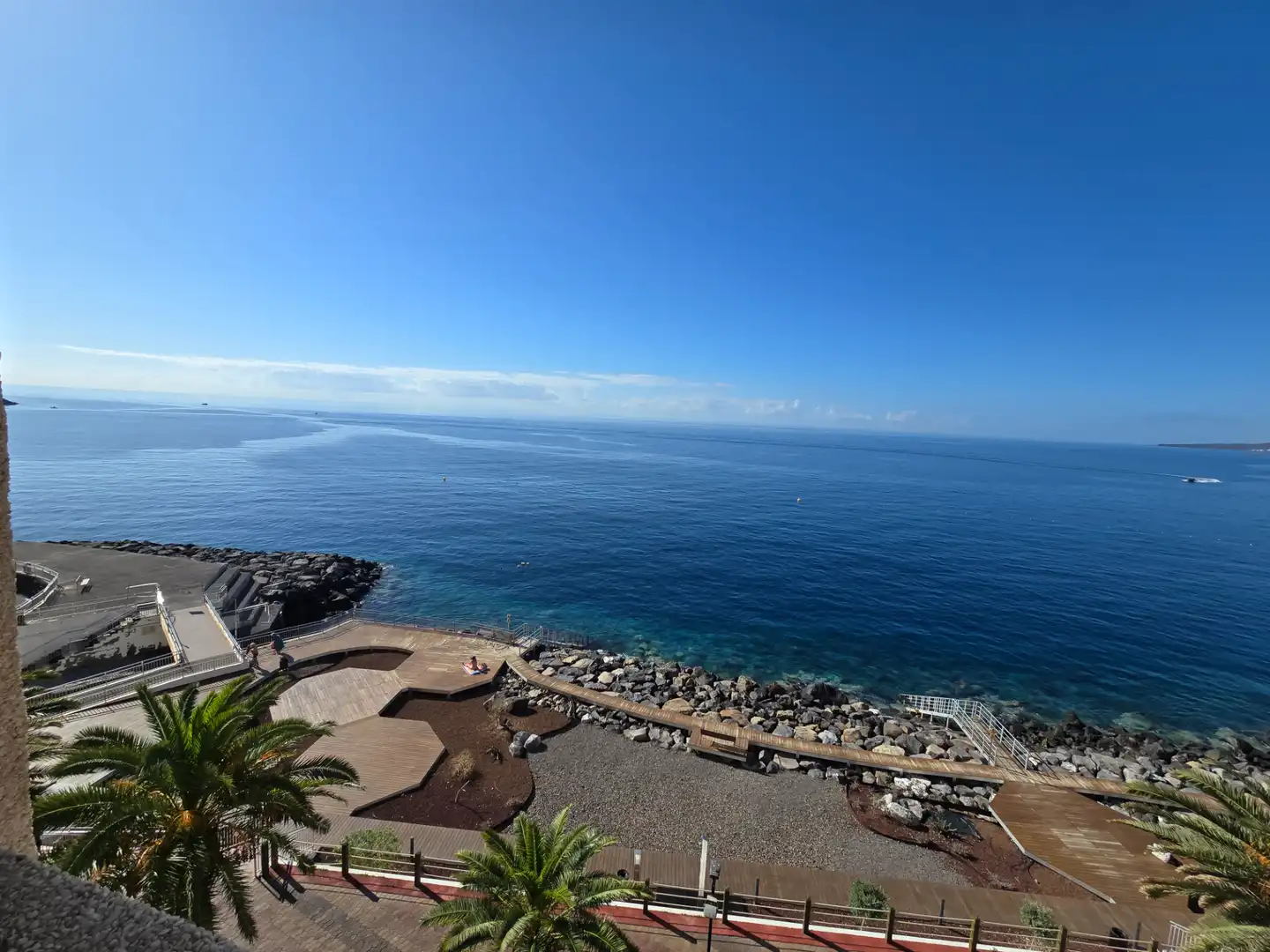 Vista exterior de Piso en venta en El Rosario con Amueblado y Piscina comunitaria
