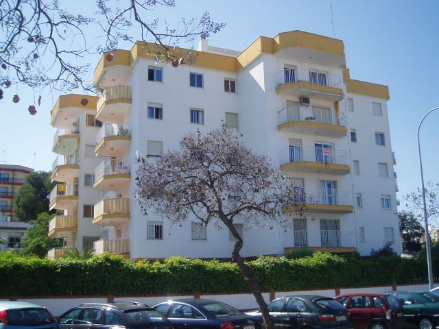 Vista exterior de Apartament en venda en Torremolinos amb Terrassa