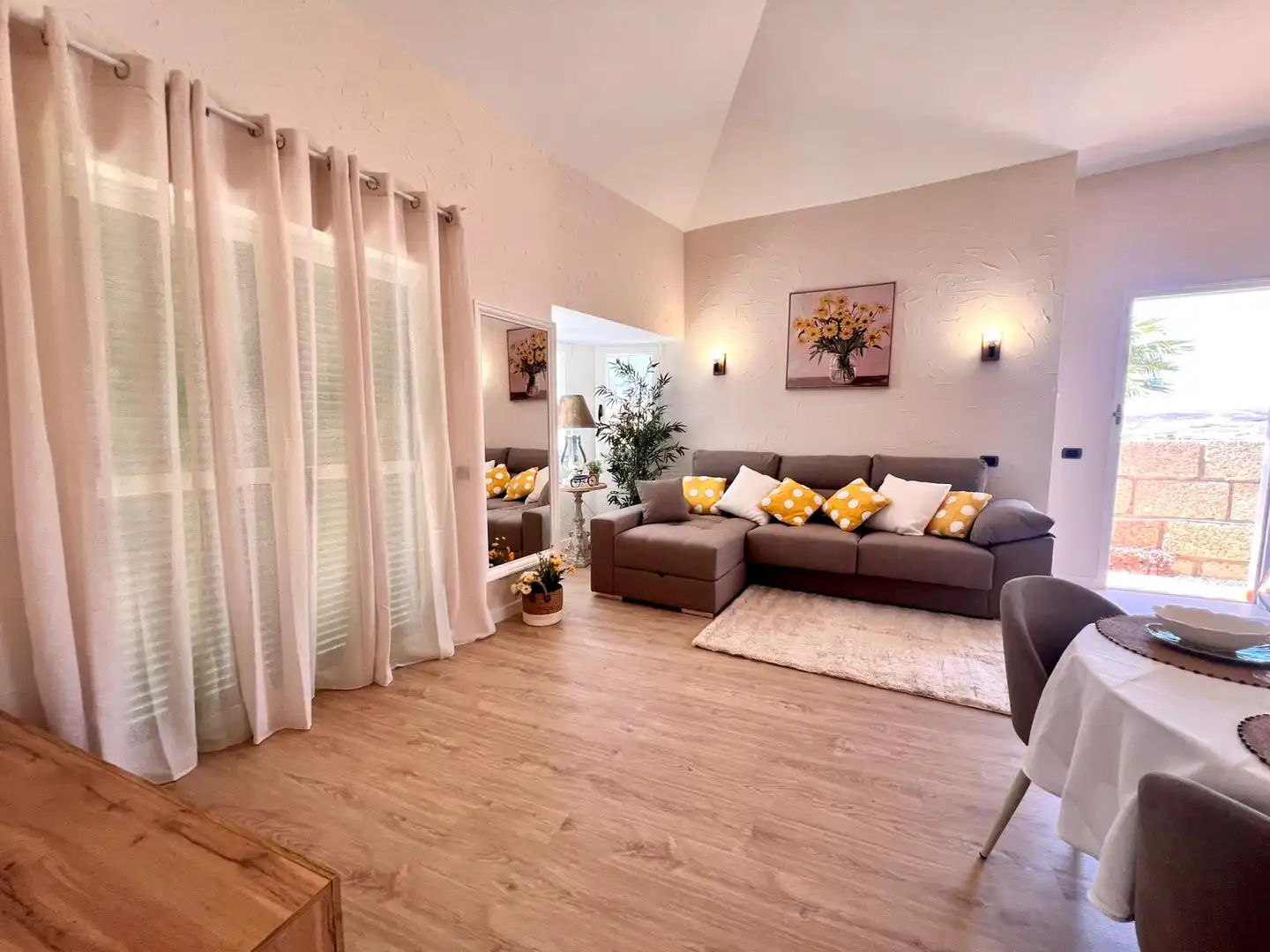 Detached homes for sale in Calle los Prismas, Arico