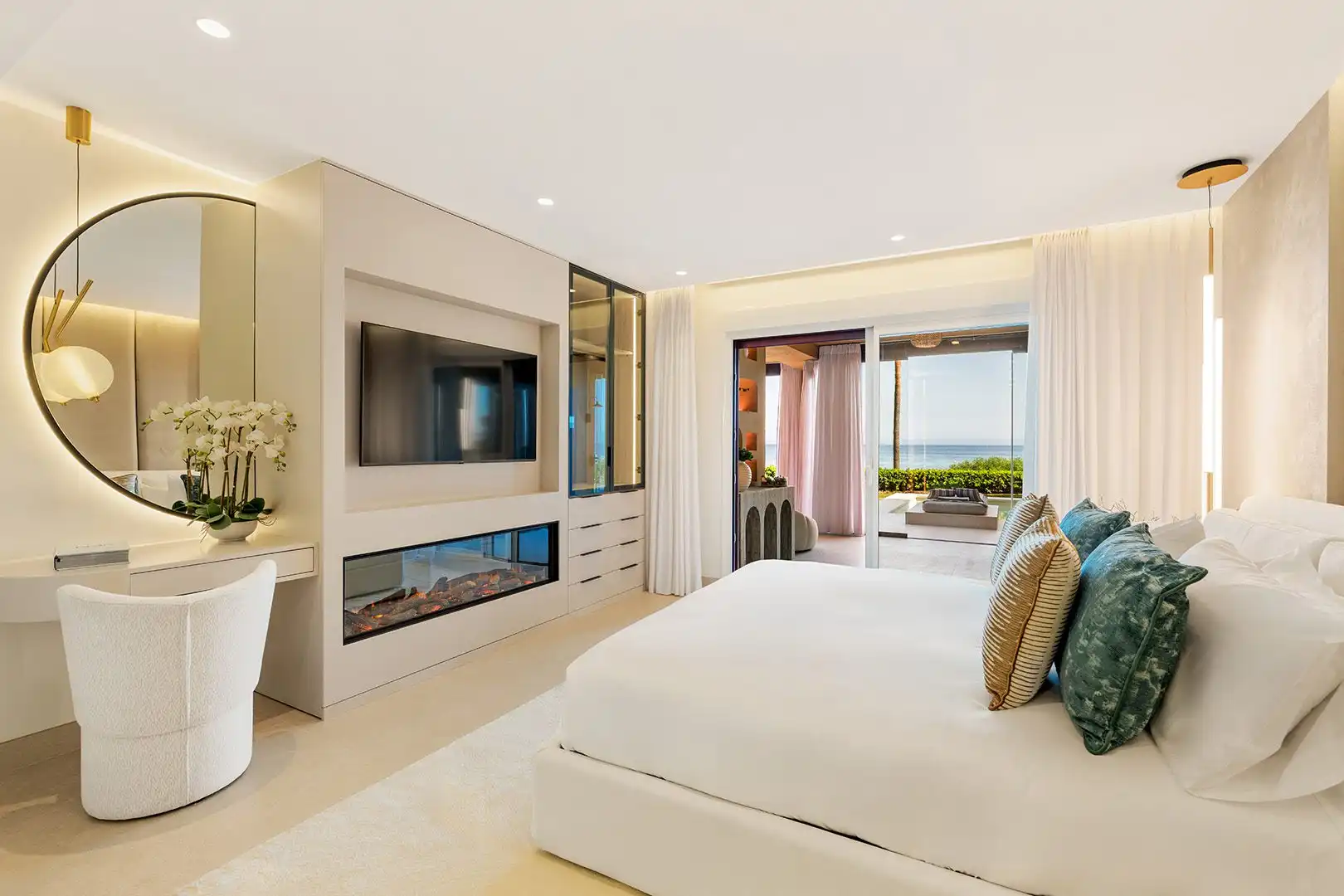 Dormitori de Planta baixa en venda en Estepona amb Aire condicionat, Jardí privat i Parquet