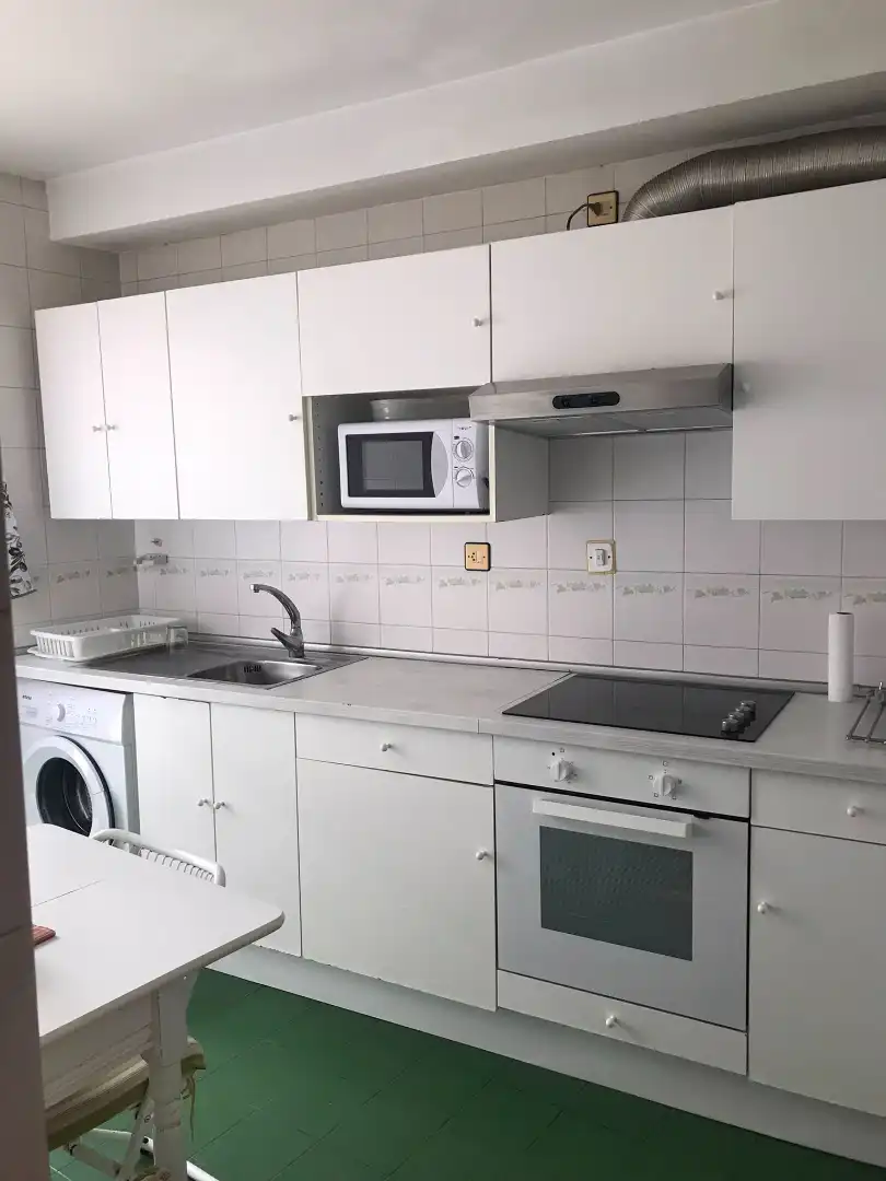 Cuina de Pis de lloguer en Zaragoza amb Calefacció, Moblat i Forn