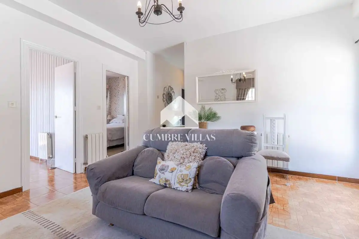 Sala d'estar de Casa o xalet en venda en Lújar amb Jardí privat, Terrassa i Internet