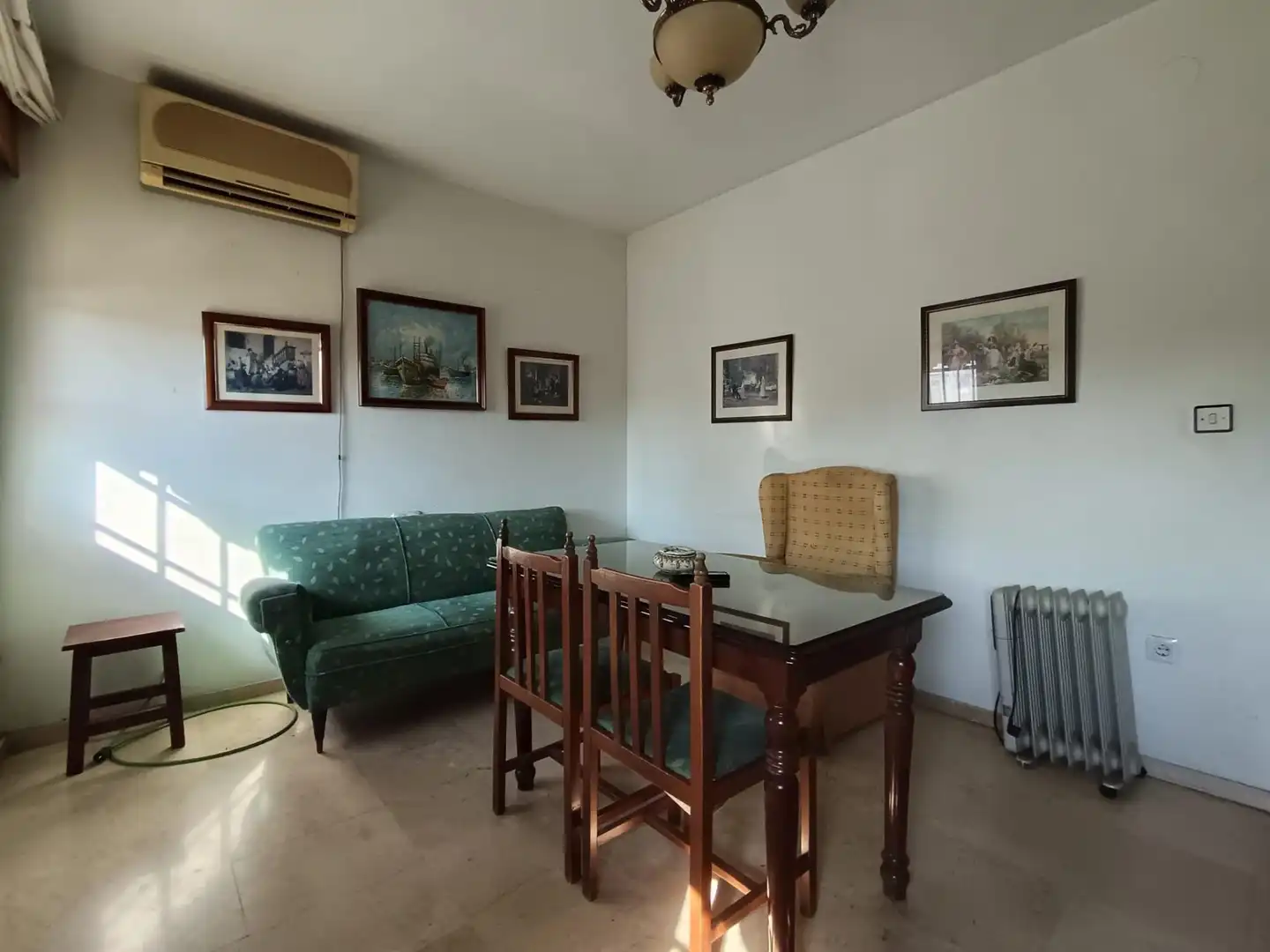 Living room of Flat for sale in Córdoba  with Air Conditioner, Terrace and Storage room