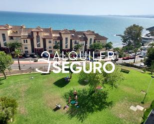 Vista exterior de Àtic de lloguer en Benalmádena amb Terrassa i Piscina