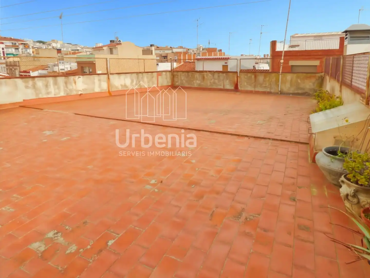 Vista exterior de Piso en venta en Mataró con Calefacción, Terraza y Amueblado