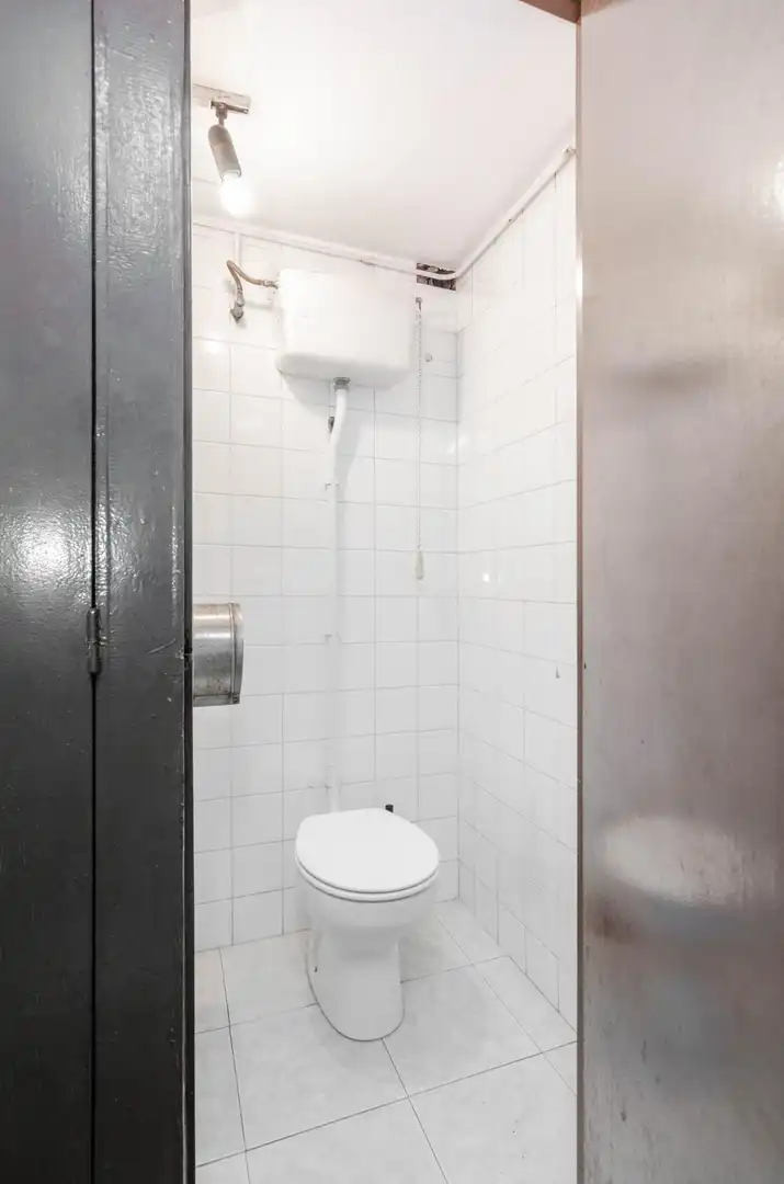 Baño de Local en venta en Villaviciosa