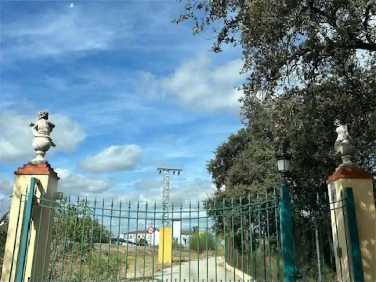 Country house zum Verkauf in El Castillo de las Guardas mit Klimaanlage