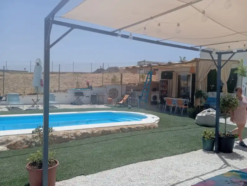 Piscina de Finca rústica de alquiler en Lucena con Aire acondicionado, Lavadora y Microondas